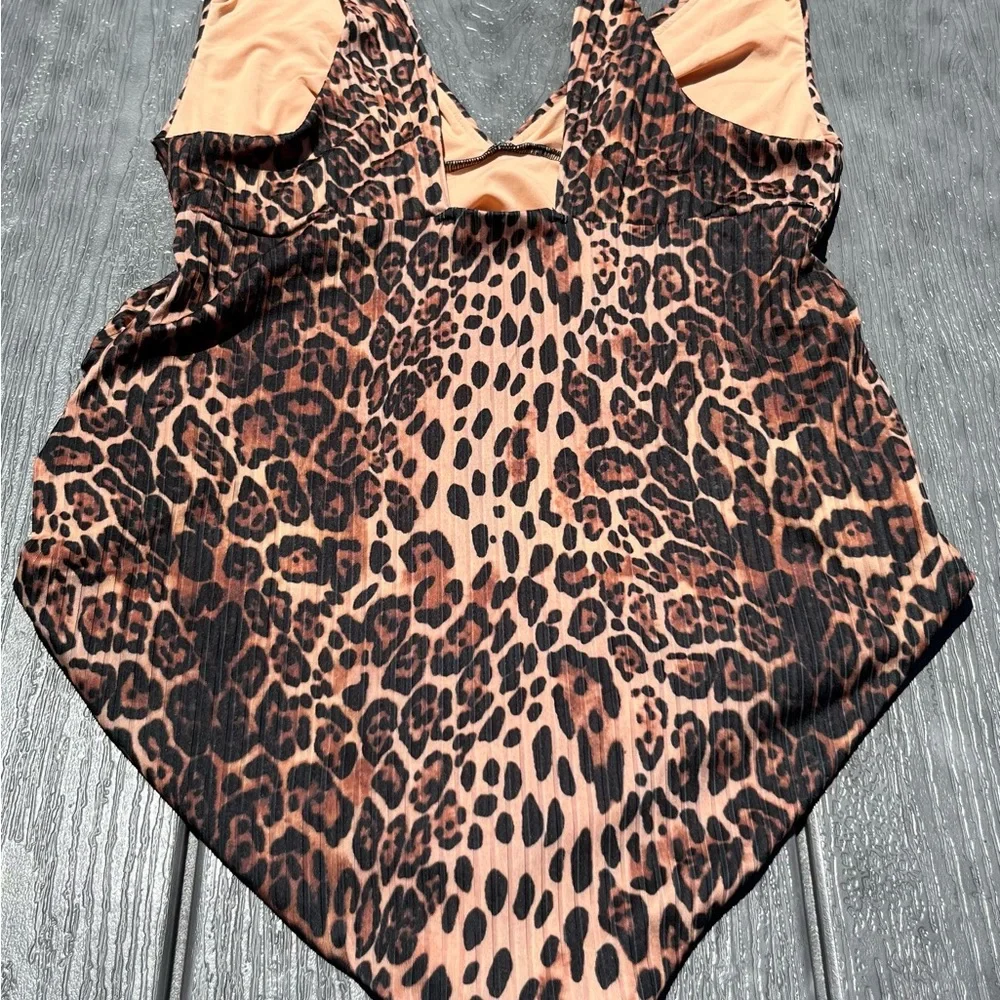 ASOS Maternity Leopard Print One Piece NWOT - Picture 9 of 13